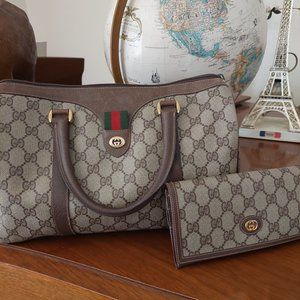 Gucci handbag with matching wallet. Used but great condition
